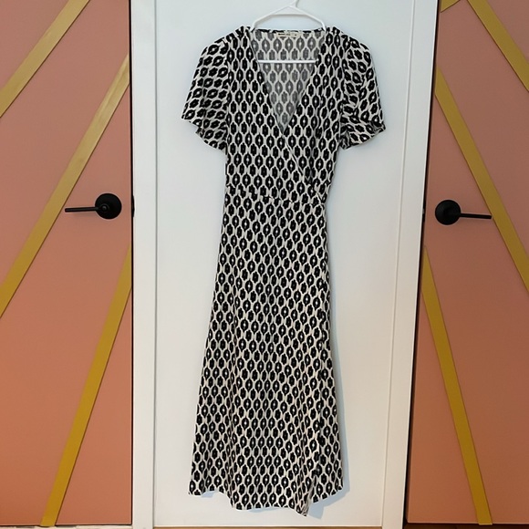 NEW Marine Layer Emlyn Wrap Midi Dress M Medium in black and white - Picture 5 of 11